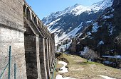 05 I muraglioni della diga